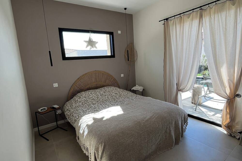 Contemporary Villa with Unobstructed View & Pool in Éguilles, Aix-en-Provence region