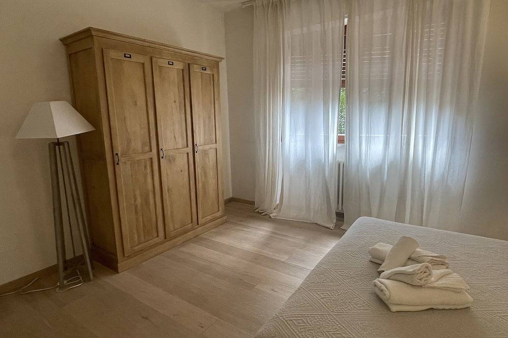 Entire apartment, Villa degli Ulivi Garden in Massa Marittima, Grosseto Province