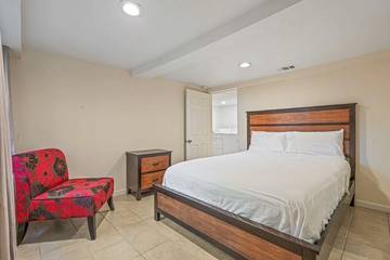 Log Cabin for 8 Guests in Crestline, Lake Gregory, Picture 3