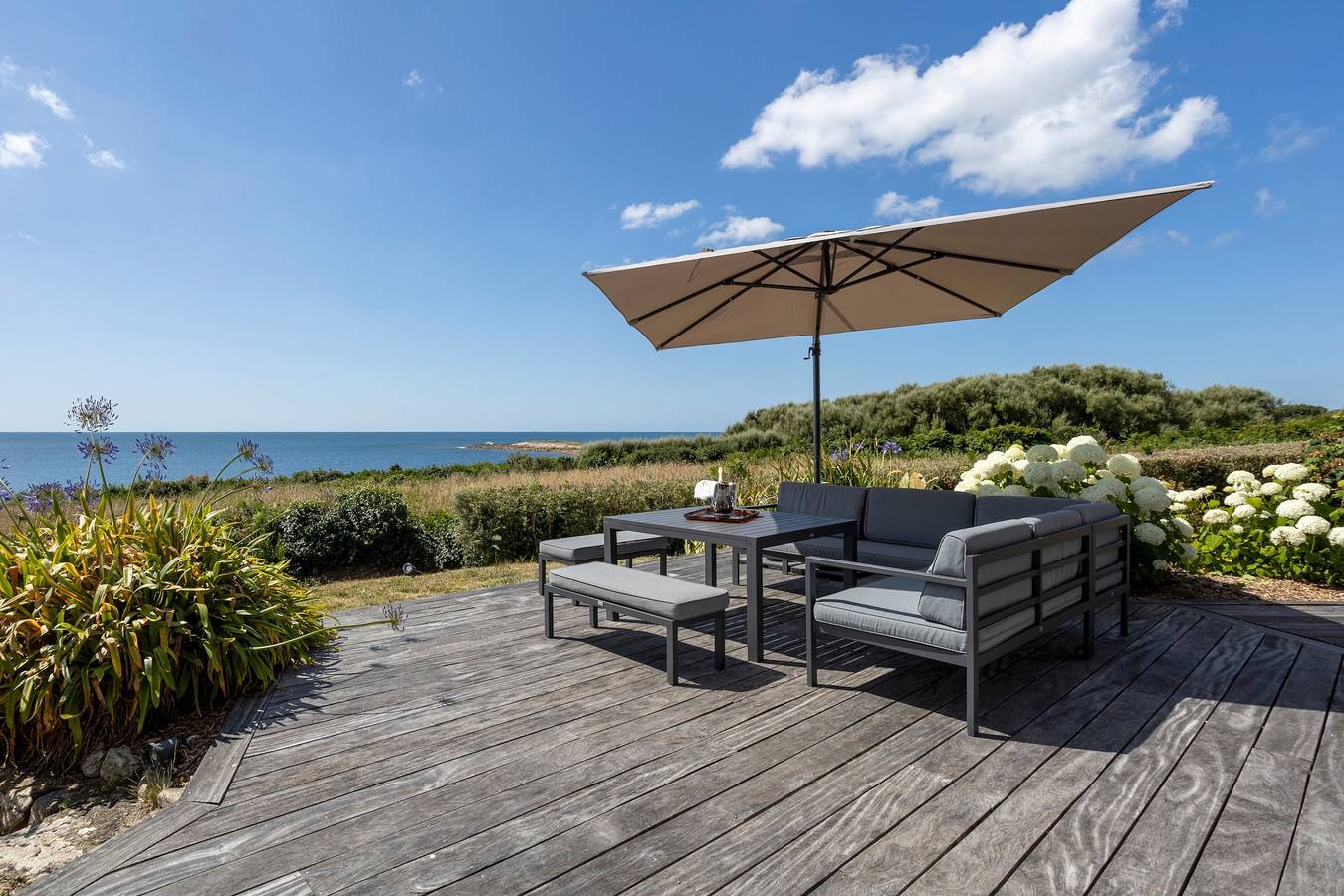 Large contemporary villa, right on the water... in Esquibien, Audierne