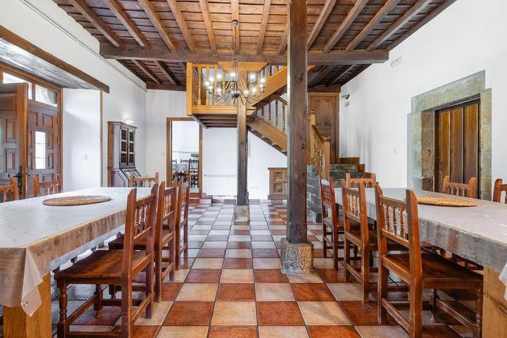 Casa rural para 20 personas, con Balcón y Terraza además de Jardín y Vistas en Liébana - 3