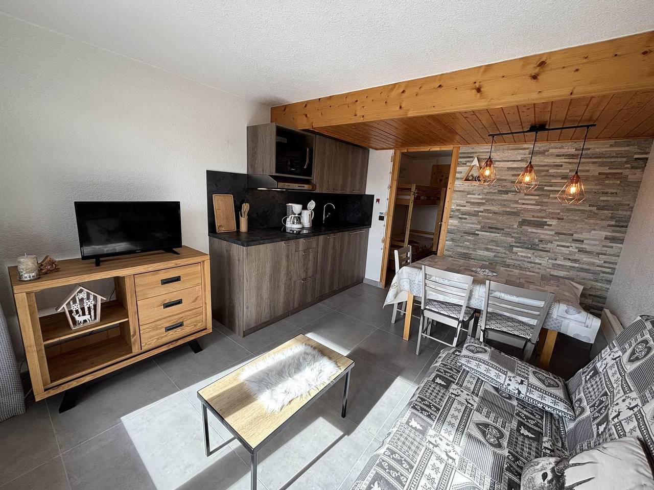 Entire studio, Résidence Grand Mont 4 - Studio sleeping corner 4 people (4416) in Les Saisies, Albertville region