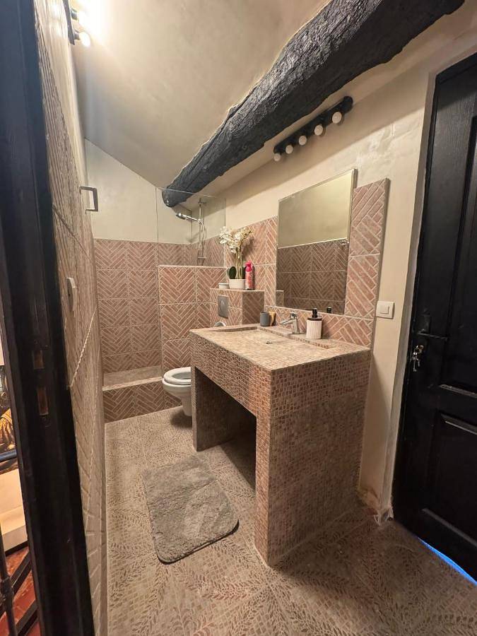 Double or Twin Room with Private Bathroom in Salon-de-Provence, Côte méditerranéenne (France)