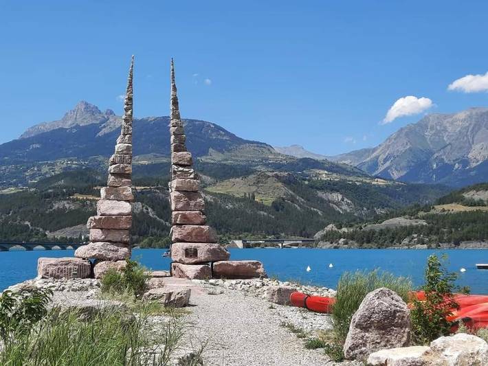 Appartement de vacances pour 4 personnes, avec vue sur le lac ainsi que terrasse et vue