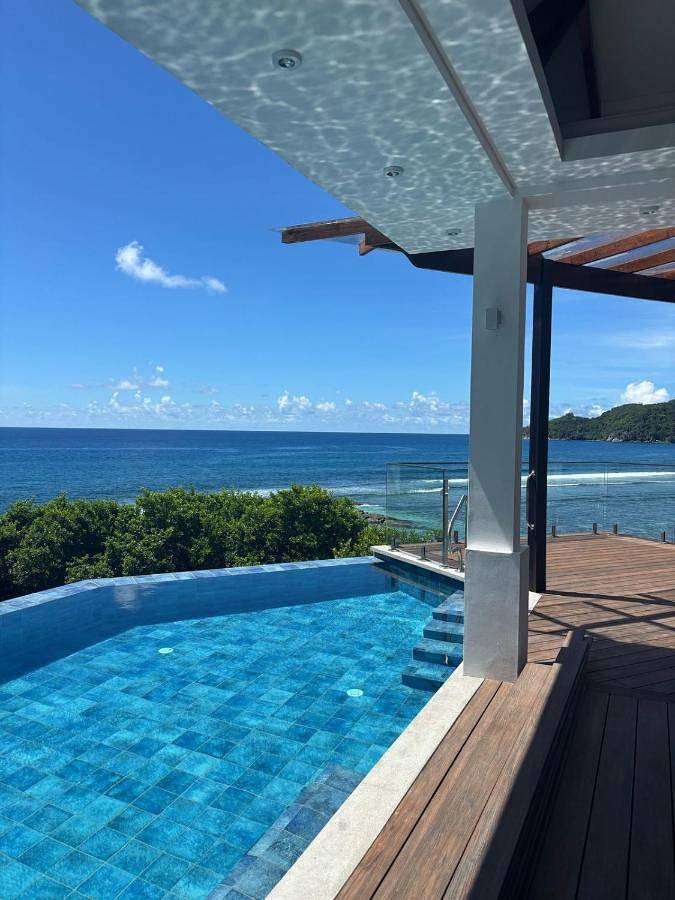 Gîte pour 4 personnes, avec piscine ainsi que jardin et vue dans Takamaka - 4