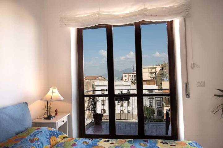 Appartement entier, Panorama Vesuvius 1 (central) chambre privée dans l'appartement in Naples, Province de Naples