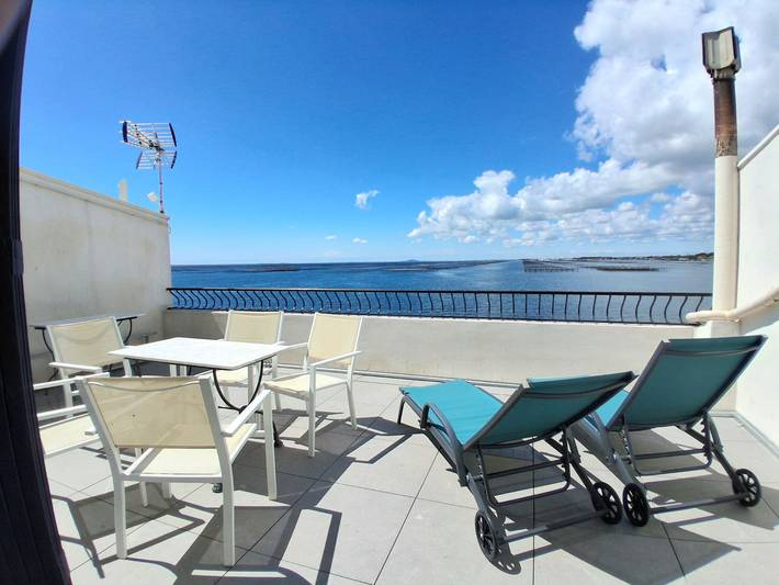 Location de vacances pour 2 personnes, avec vue sur le lac à Bouzigues