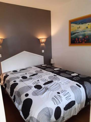 Gîte pour 7 personnes, avec piscine ainsi que vue et jardin, animaux acceptés dans Gare Du Dramont