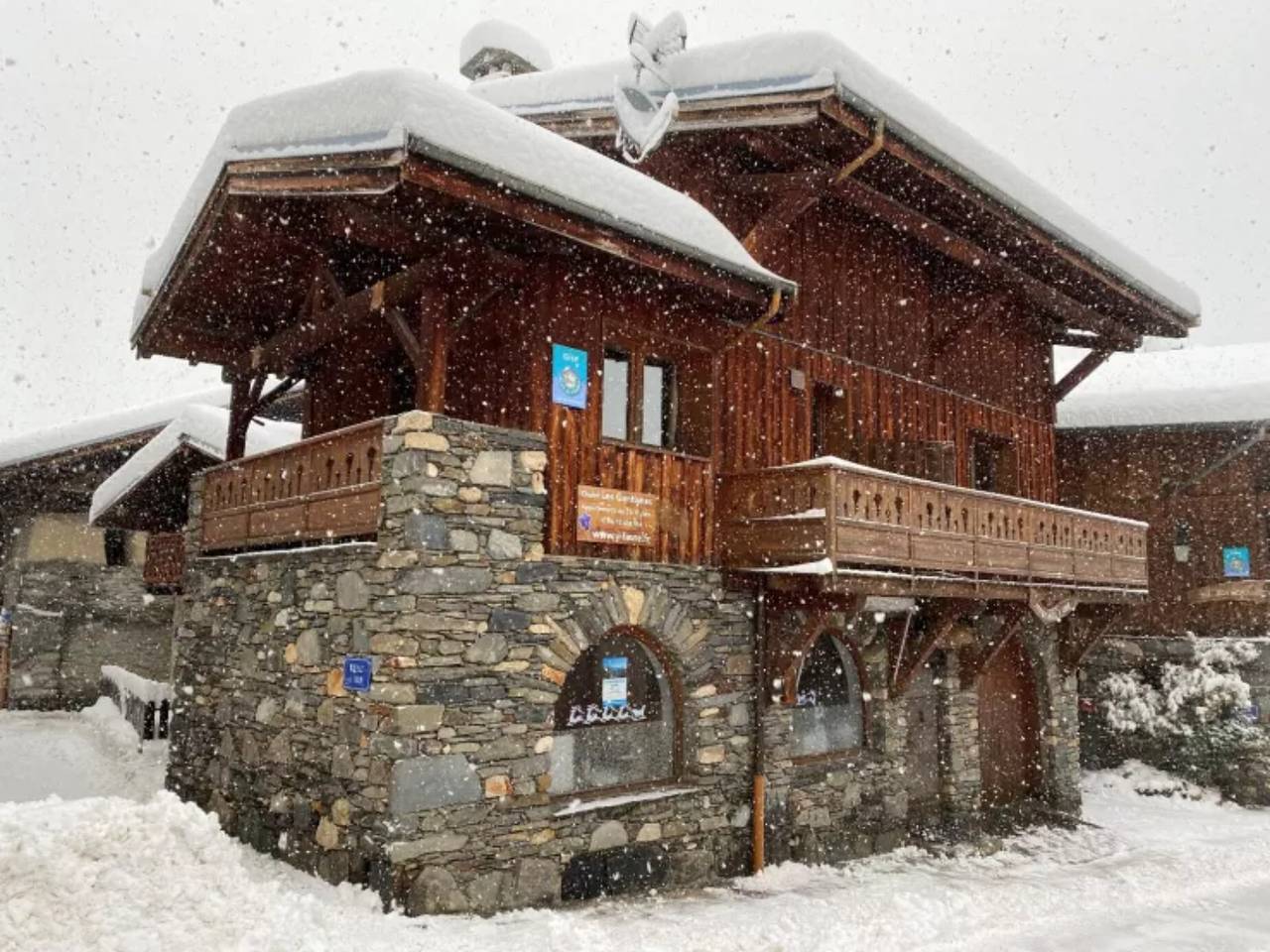 Apartamento entero, Apartamento "L'edelweiss" con vistas a la montaña, terraza privada y Wi-Fi in La Plagne, Bellentre