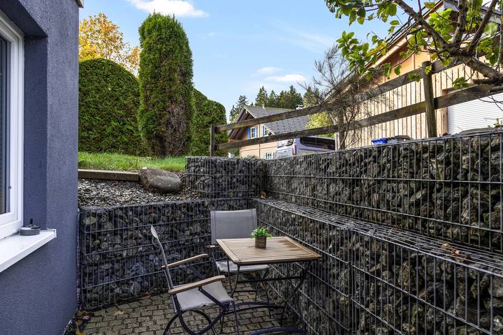 Entire apartment, Apartment "Ferienwohnung Wiesenrain" with Private Terrace and Wi-Fi in Hergatz, Bavarian Swabia