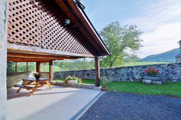 Gîte pour 5 personnes, avec jardin à Mazouau