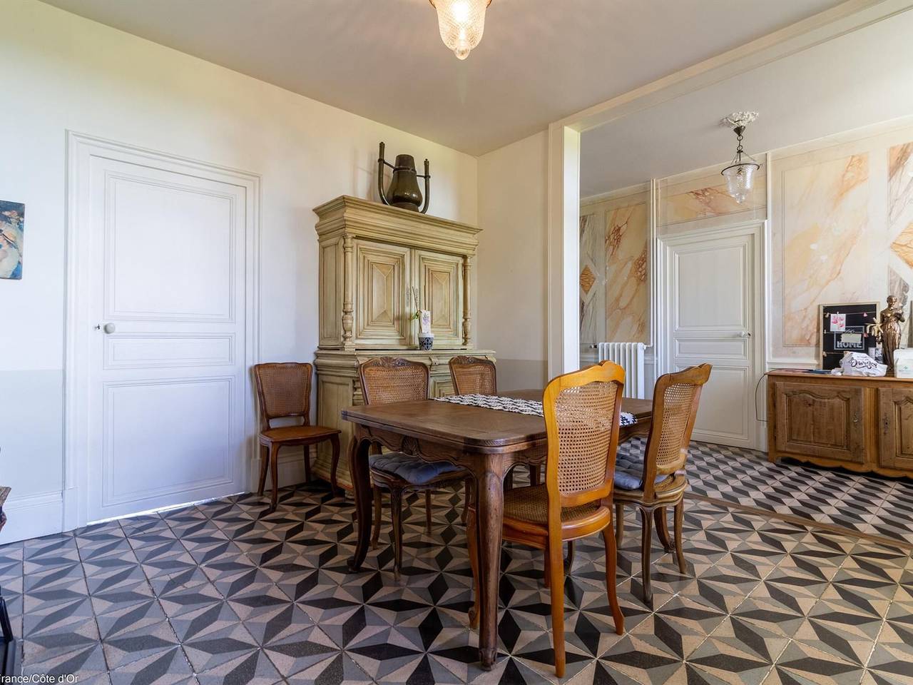 Maison bourguignonne du 19ème, piscine partagée, animaux acceptés in Marcenay, Région de Montbard