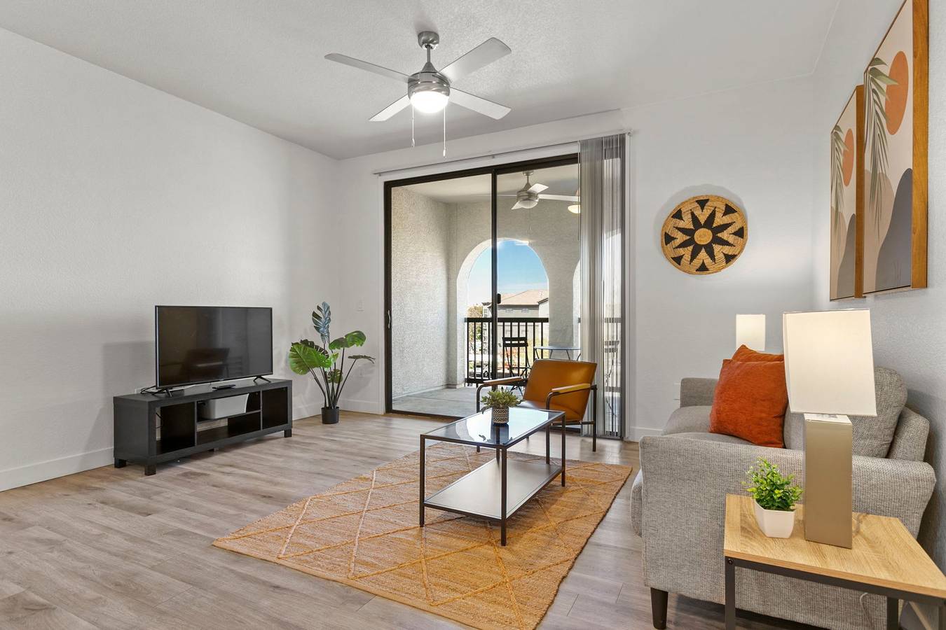 Ganze Wohnung, Cozysuites Glendale by the stadium w pool 18 in Glendale, Maricopa County