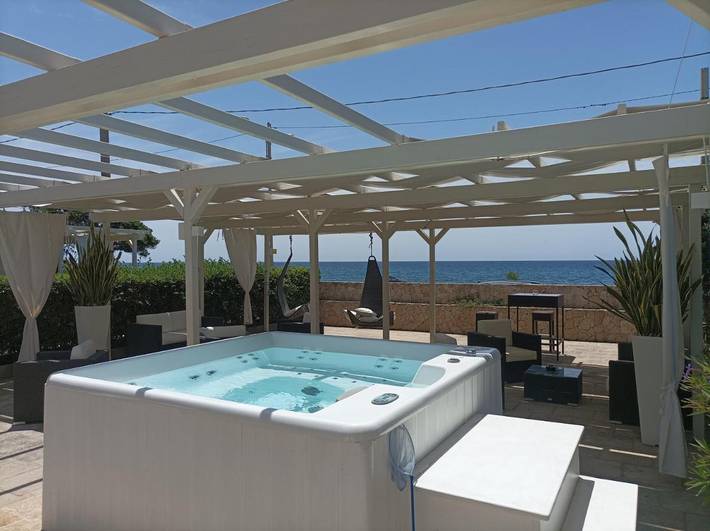 Chambre d’hôte pour 2 personnes, avec Terrasse ainsi que Jacuzzi et Jardin