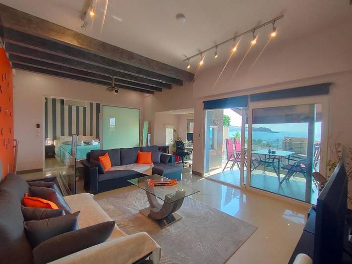 Location de vacances pour 6 personnes, avec vue et jardin, adapté aux familles à Kavala