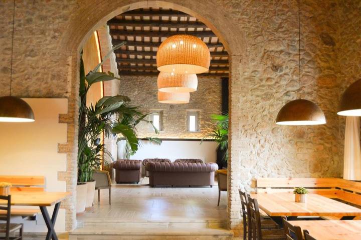 Chalet para 3 personas, con piscina además de jardín y vistas, Se admiten mascotas en Alt Empordà - 2