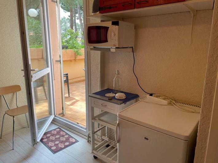 Gîte pour 2 personnes, avec terrasse dans Plage des Pins - 4