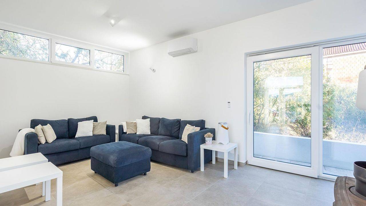 Ferienhaus für 6 Personen (110 m²) in Bilice in Bilice, Šibenik-Knin
