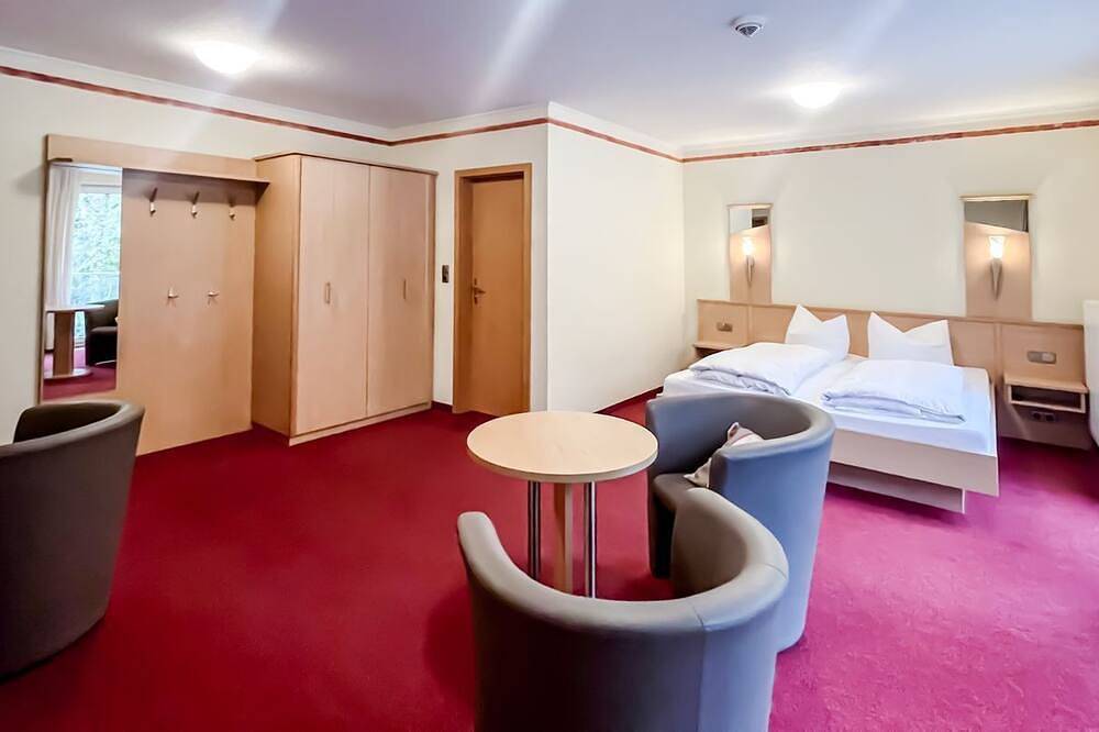 Komfortables und vielseitiges Zimmer –Perfekt für Erholung, Arbeit und Austausch in Züschen, Winterberg