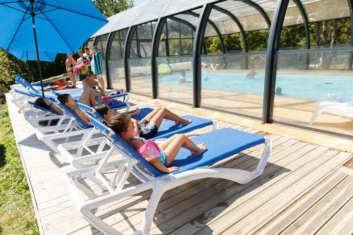 Location de vacances pour 4 personnes, avec piscine et terrasse à Saint-Rémy-sur-Durolle - 2