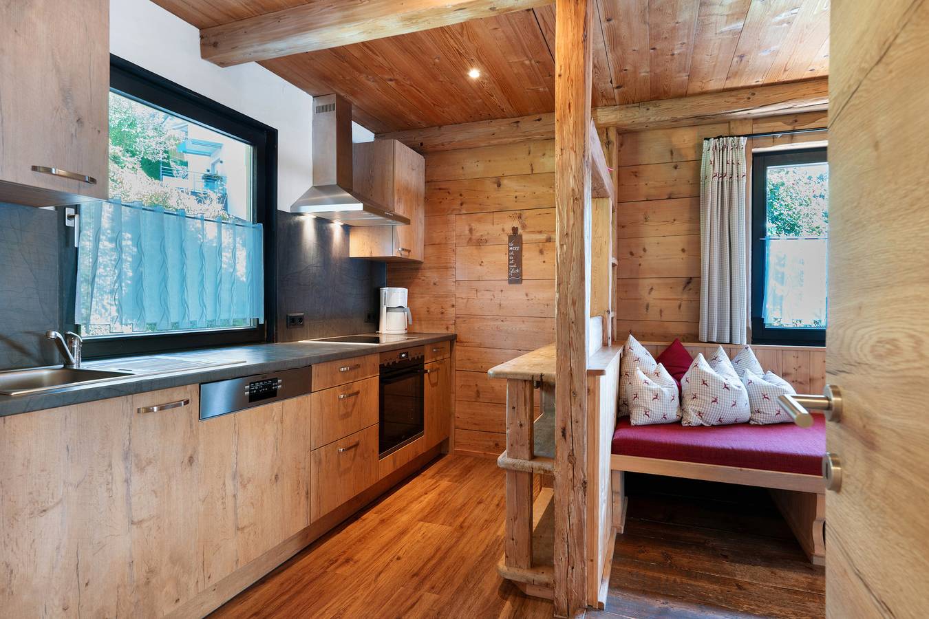 Ferienhaus 'Anton' mit Bergblick, privater Terrasse und Wlan in Gerlosberg, Tiroler Unterland