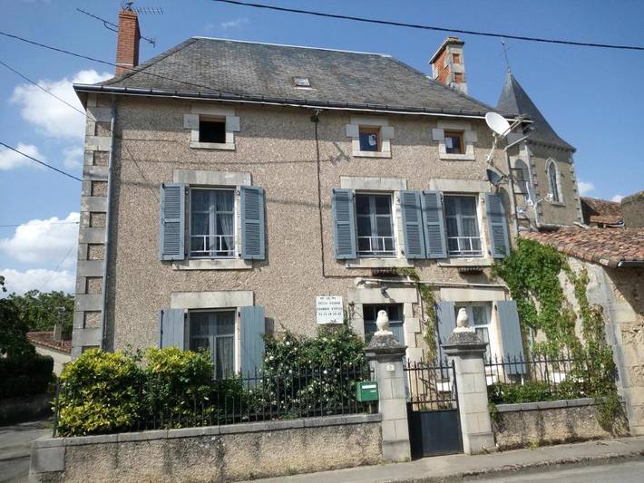 Chambre d’hôte pour 3 personnes, avec Terrasse ainsi que Jardin et Vue