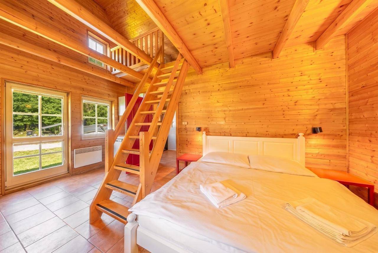 Chalets & Apartments - Base Camp Medvědín in Spindlermühle, Region Trautenau