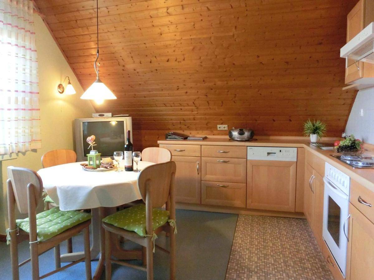 Ganze Wohnung, Cozy Apartment with Private Garden in Nisterau in Nisterau, Westerwald