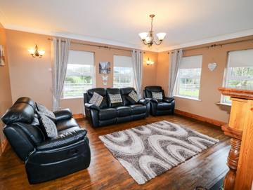 Holiday Home for 8 People in County Armagh, Ulster, Photo 3