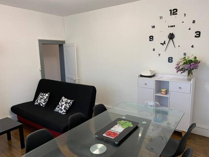 Location de vacances pour 10 personnes, avec terrasse, adapté aux familles à Dompierre-sur-Besbre - 3