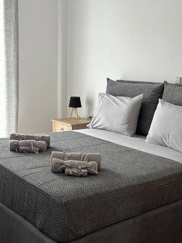 Location de vacances pour 6 personnes, avec jardin ainsi que terrasse et vue, animaux acceptés dans Agistri