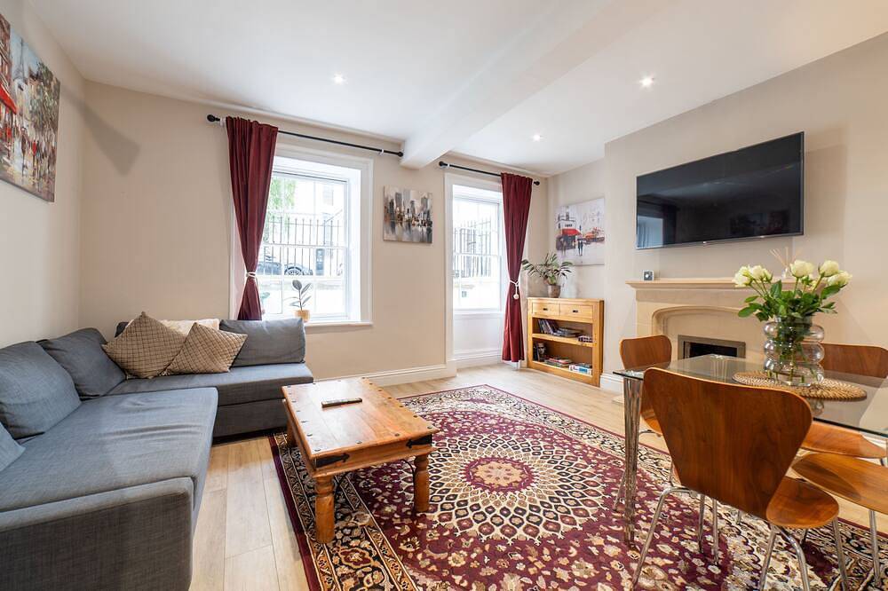 Appartement entier, Montrose Lodge, superb central Regency-style apartment with free parking(x2) in Cheltenham, Gloucestershire