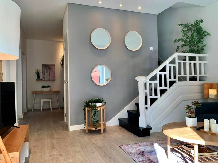 Villa für 9 Personen, mit Balkon und Terrasse