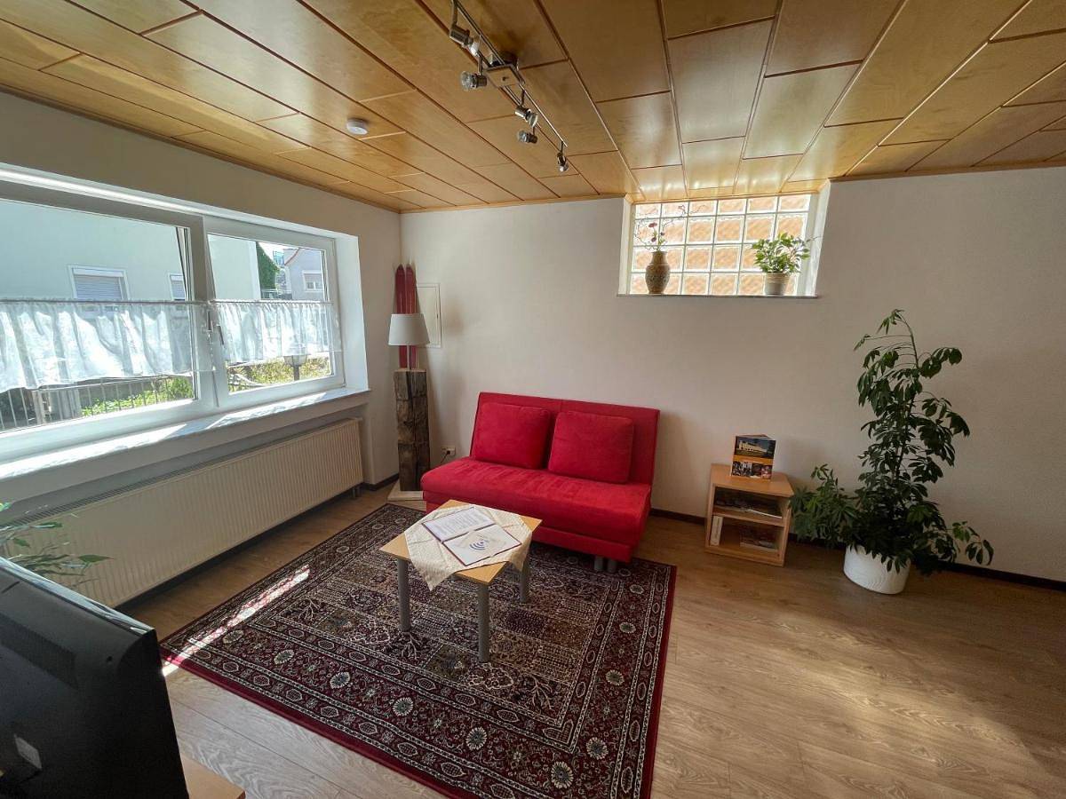 Ganze Wohnung, One-Bedroom Apartment in Ochsenhausen, Landkreis Biberach