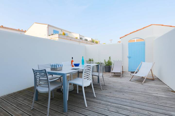 Location de vacances pour 5 personnes, avec terrasse à La Flotte - 2
