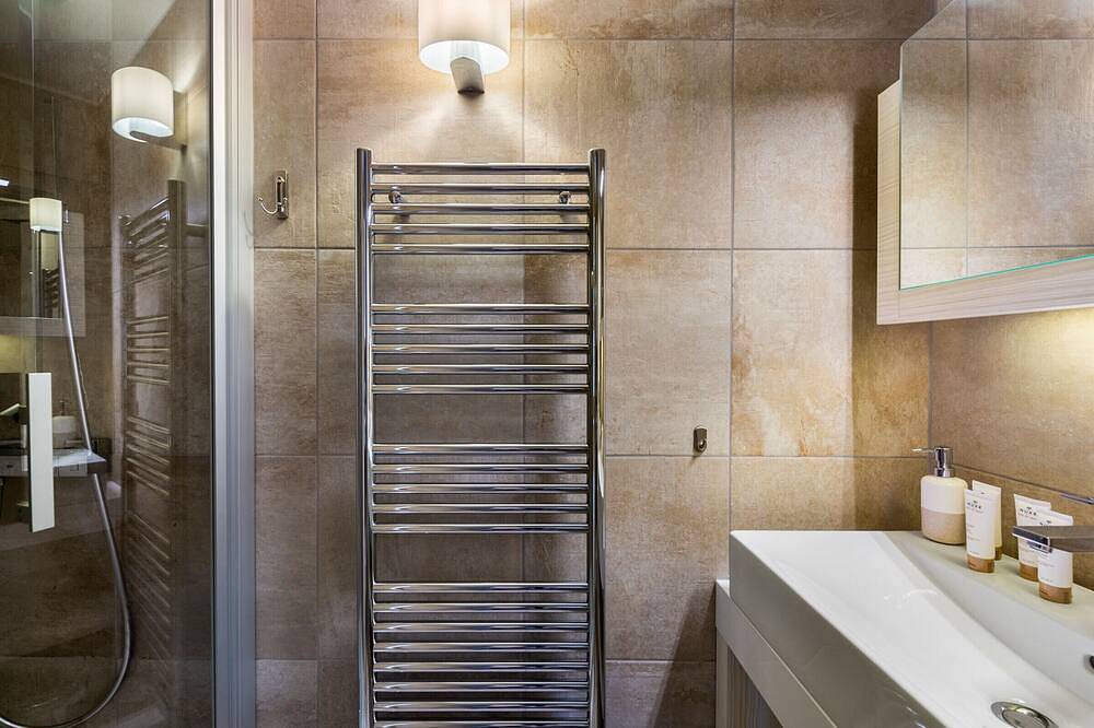 Appartement entier, Appartement moderne centre Courchevel avec parking et wifi in Saint-Bon-Tarentaise, Massif de la Vanoise