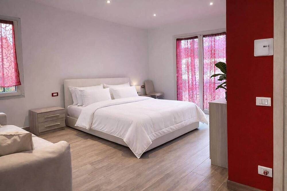 Apartamento entero, Arvén Crimson - studio apartment 15 min. from Venice in Mestre, Venecia