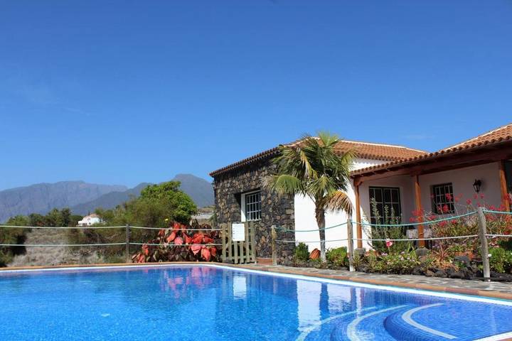 Casa rural para 2 personas, con vistas además de piscina y jardín en La Palma - 2