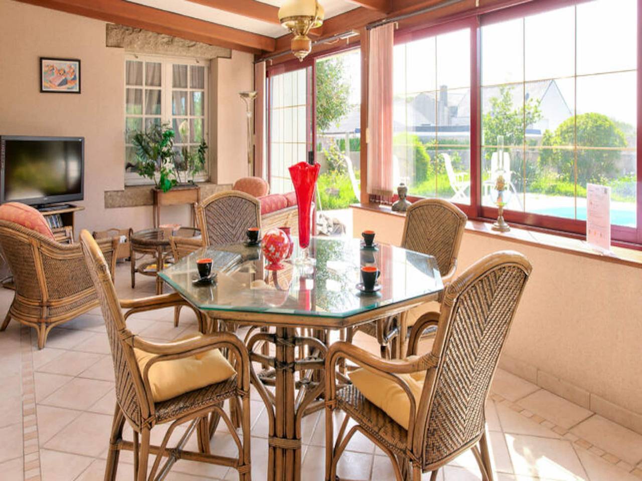 Appartement entier, Maison à Plomeur avec piscine et jardin in Plomeur, Côte de Cornouaille