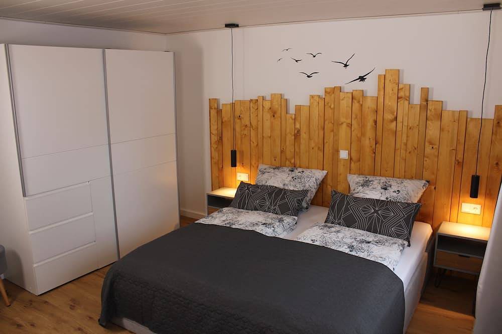 Ganze Wohnung, Fewo direkt am Deich 8 Personen + 2 Kleinkinder 150qm 2 Bäder 5 Zimmer Terrasse in Cappel-Neufeld, Nordholz