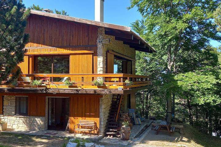 Gîte pour 6 personnes, avec Terrasse et Jardin dans Station du Mont Serein