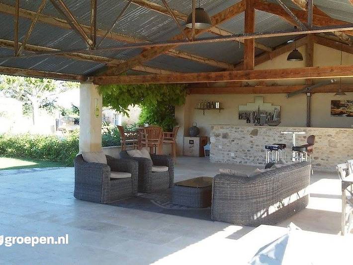 Location de vacances pour 17 personnes, avec terrasse ainsi que balcon/terrasse et piscine à Visan - 3