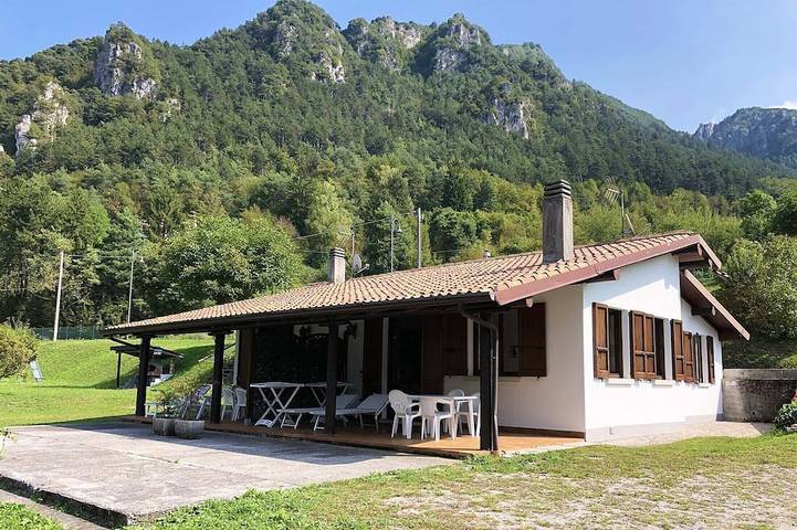 Ganze Wohnung, Direkt am See in Crone Beach (Idro), Idro