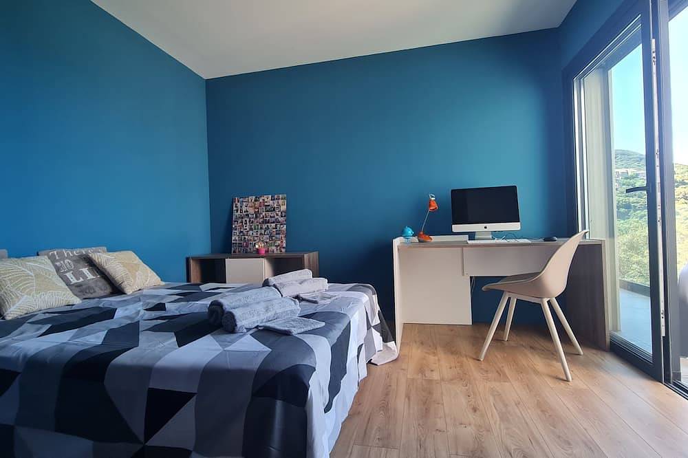 New quiet upscale air-conditioned villa + T2 with heated pool & sea view in Sollacaro, Distrito de Sartène
