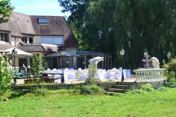 Maison de vacances pour 38 personnes, avec balcon et vue sur le lac dans Loiret