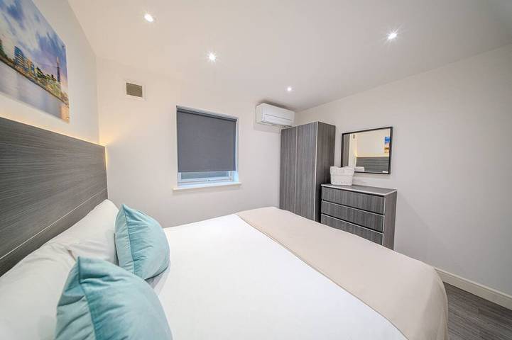 Apartamento entero, Apartamento-Lujoso-Baño privado-One Bedroom in Redbridge, Londres