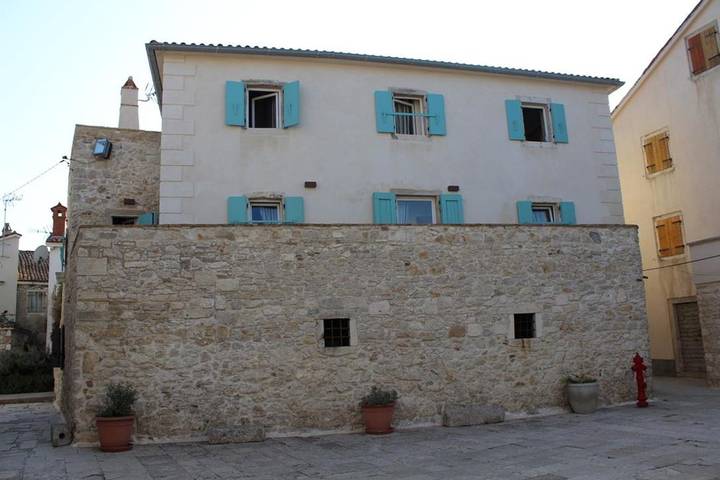 Ferienwohnung für 2 Personen, mit Terrasse und Ausblick auf Susak
