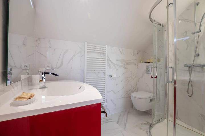 Location de vacances pour 4 personnes, avec jardin ainsi que vue et piscine à Bligny-lès-Beaune - 3