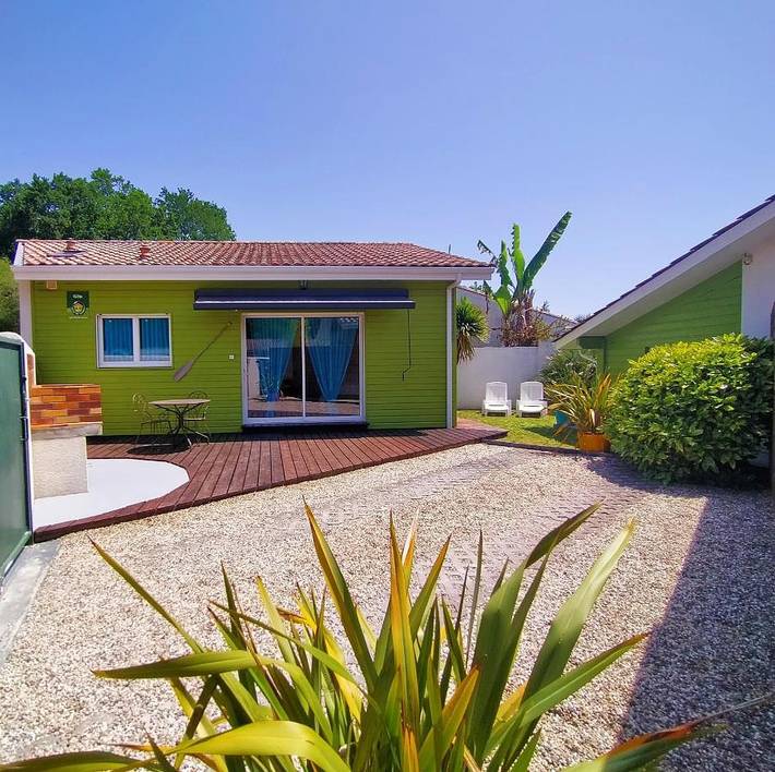 Gîte pour 2 personnes, avec jacuzzi ainsi que piscine et jardin à Brach