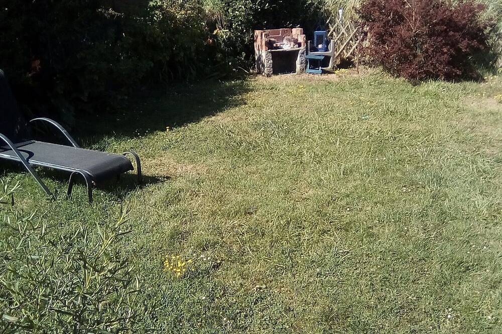 Chalet 50 m from the beach on one of the Normandy landing sites in Asnelles, Côte de Nacre